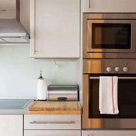 Stunning Sunny Flat - 2 Min Beach By Host Wise Apartment