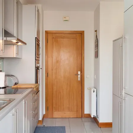 Apartment Stunning Sunny Flat - 2 Min Beach By Host Wise