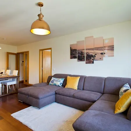 Apartment Stunning Sunny Flat - 2 Min Beach By Host Wise