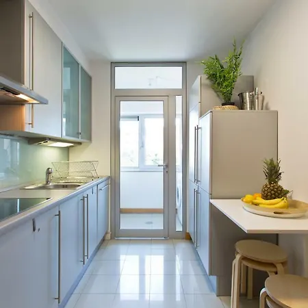 Apartment Stunning Sunny Flat - 2 Min Beach By Host Wise