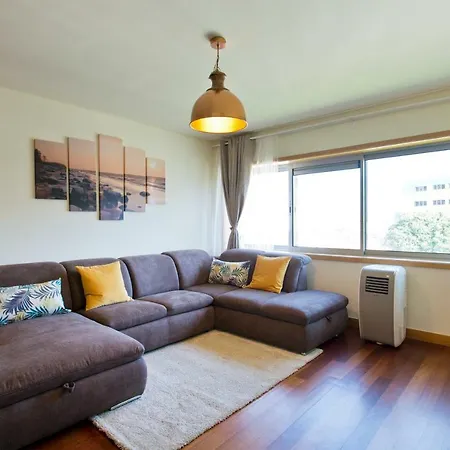 Stunning Sunny Flat - 2 Min Beach By Host Wise Apartment