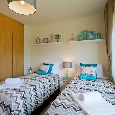 Apartment Stunning Sunny Flat - 2 Min Beach By Host Wise Matosinhos (Porto)