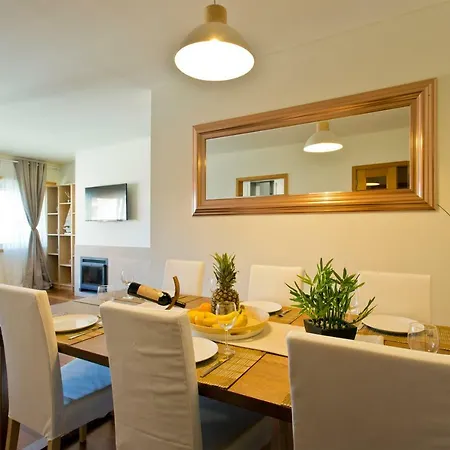 Stunning Sunny Flat - 2 Min Beach By Host Wise